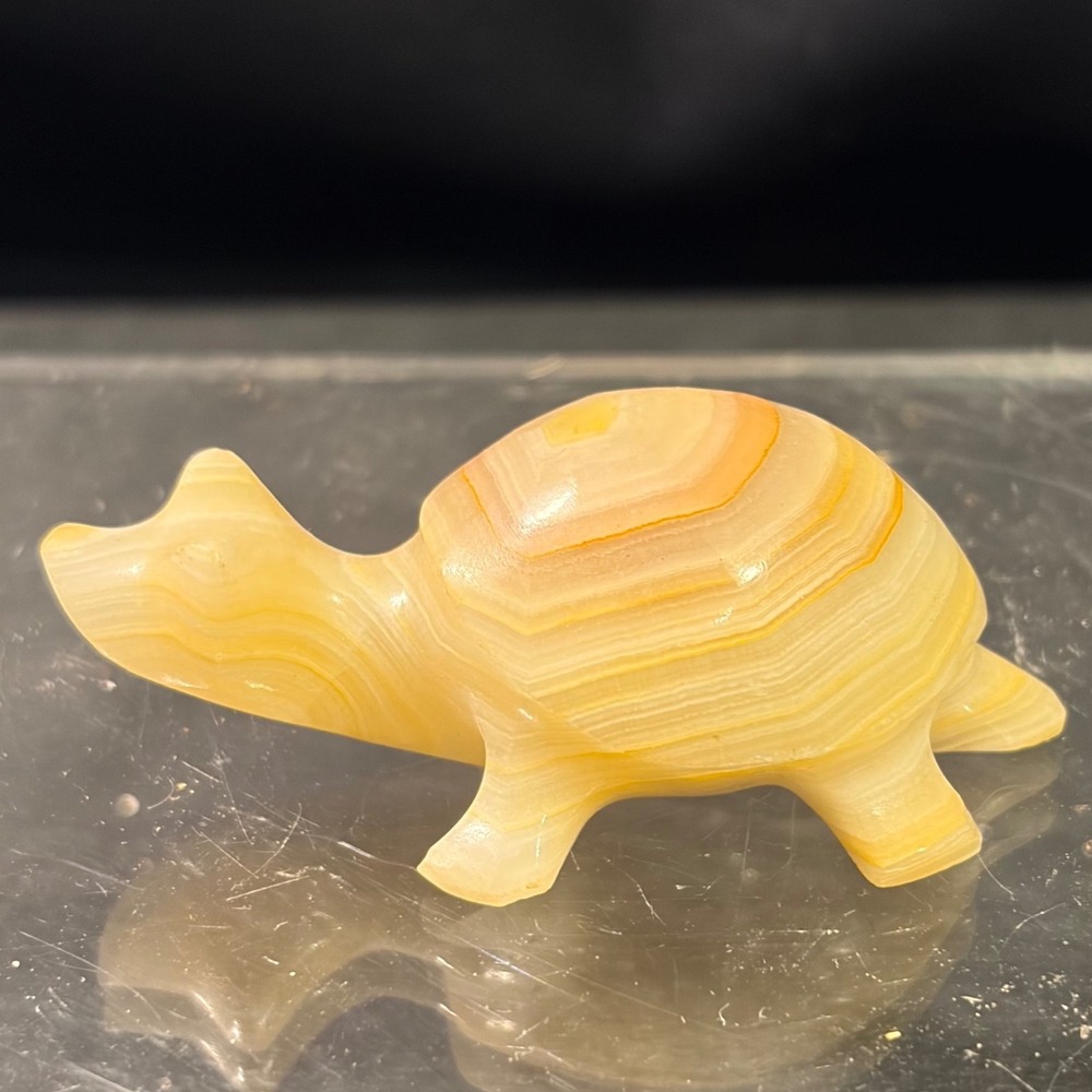 Vintage Hand Carved Banded Onyx Turtle Figurine Yellow Cream Stone Tortoise 2"